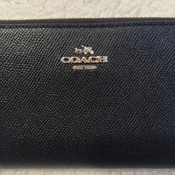 Coach | Black Leather Continental Zip Around Wallet - Picture 2 of 10